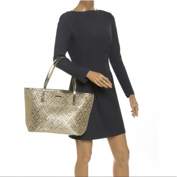 🎄Kate spade Weaved Tote w/ Matching Wallet - Picture 2 of 15